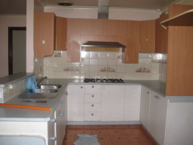 24 Worsley Avenue, Clayton South VIC 3169