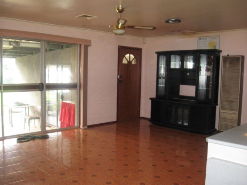 24 Worsley Avenue, Clayton South VIC 3169