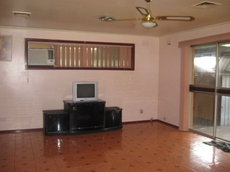 24 Worsley Avenue, Clayton South VIC 3169