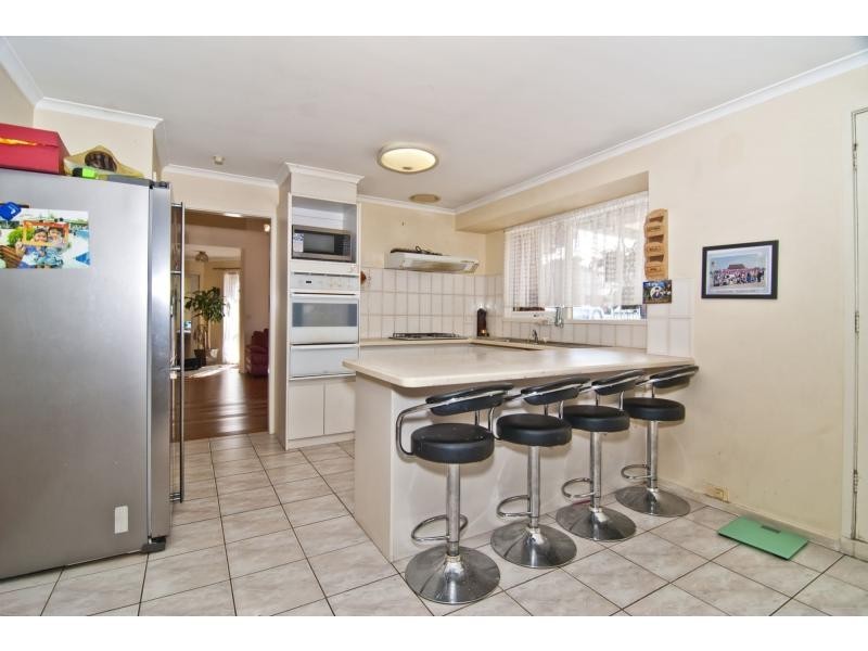 2 Vella Court, Springvale South VIC 3172