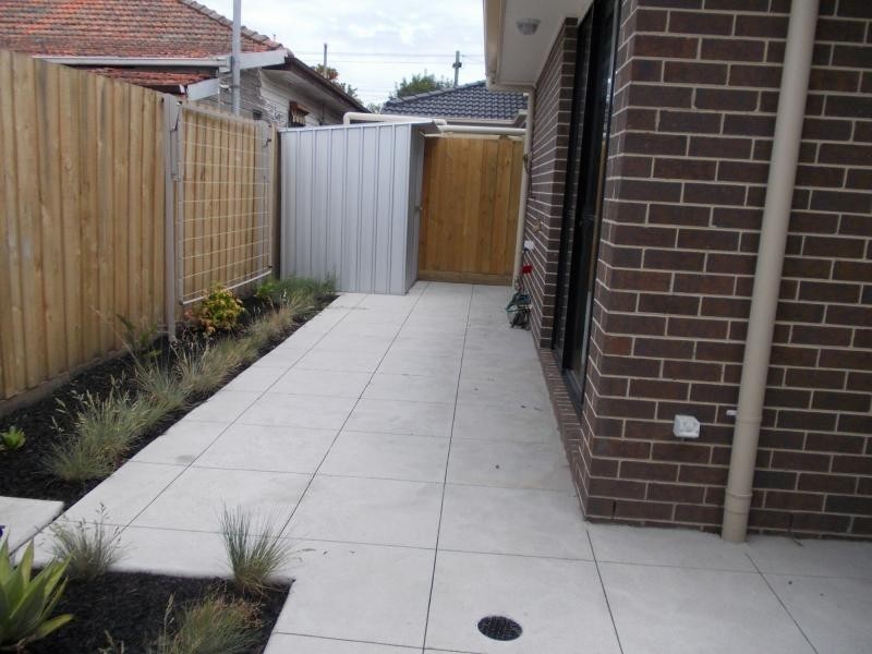 2/31 Osborne Avenue, Springvale VIC 3171