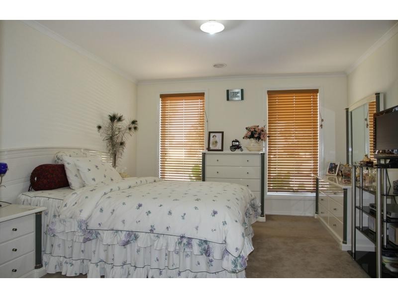 9 Daphne Court, Pakenham VIC 3810