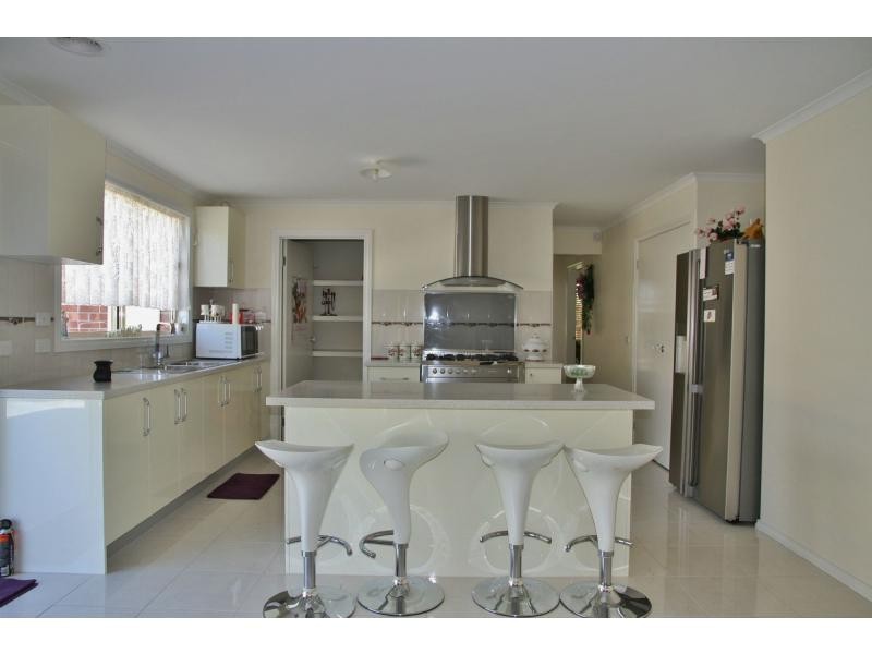 9 Daphne Court, Pakenham VIC 3810