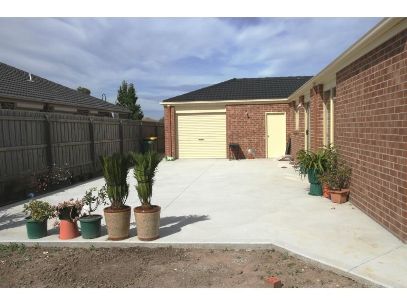 9 Daphne Court, Pakenham VIC 3810