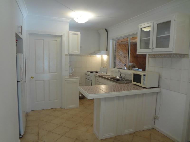 50 Rosslyn Avenue, Seaford VIC 3198