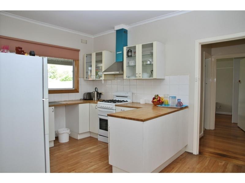 14 Fairview Street, Springvale VIC 3171