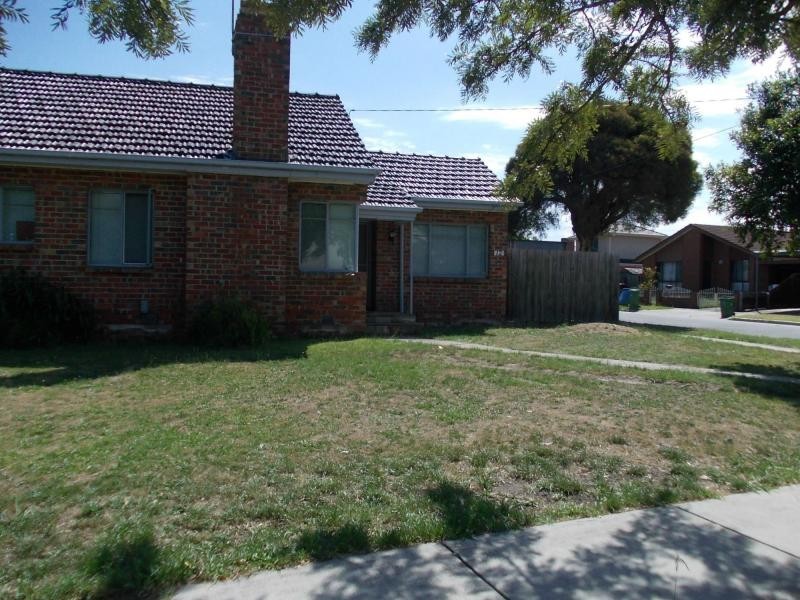 12 Lewis Street, Springvale VIC 3171