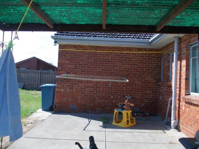 12 Lewis Street, Springvale VIC 3171