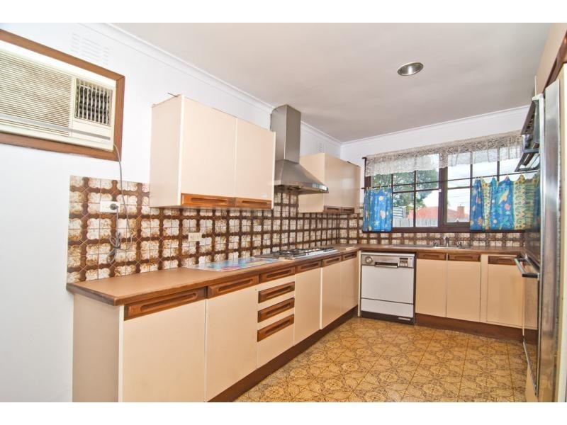 41 Hanleth Avenue, Springvale VIC 3171