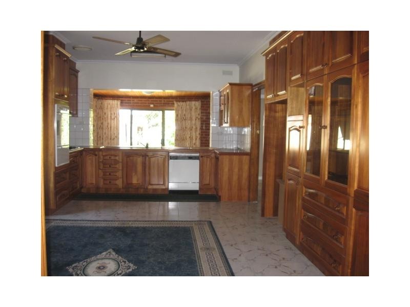 30 Balmoral Avenue, Springvale VIC 3171