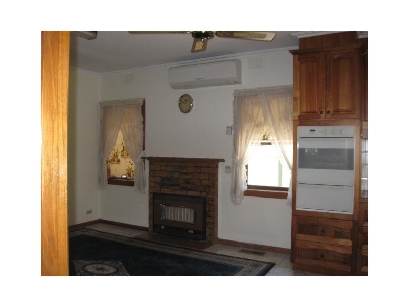 30 Balmoral Avenue, Springvale VIC 3171