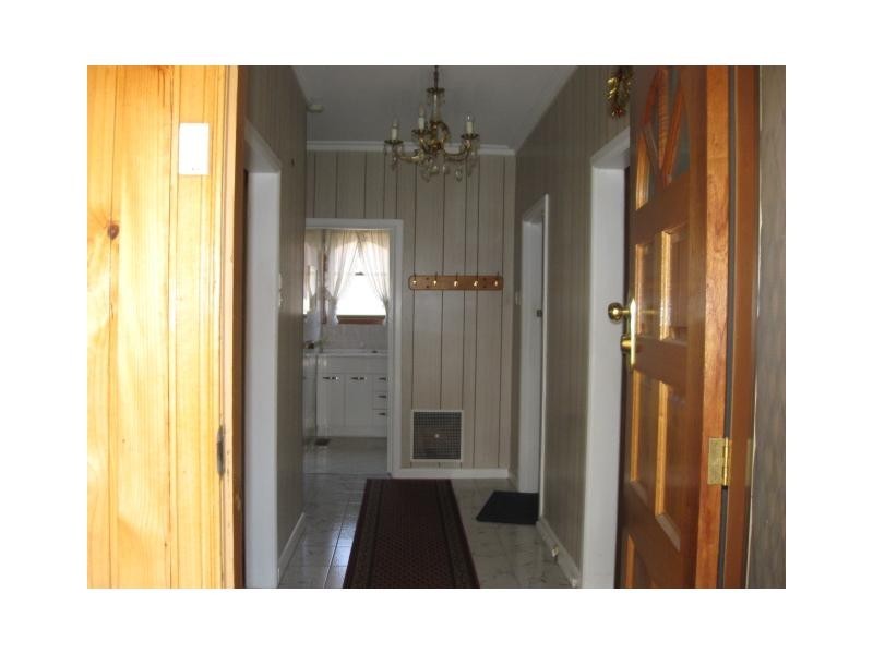 30 Balmoral Avenue, Springvale VIC 3171