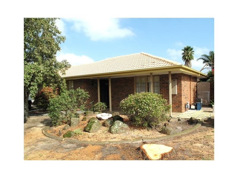 2 East Court, Keysborough VIC 3173