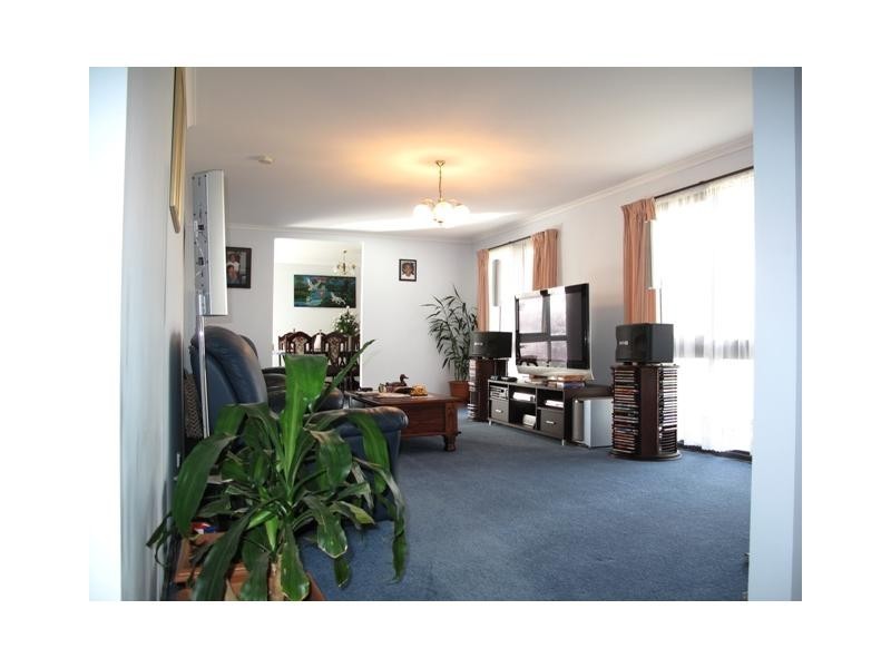 90 Eildon Drive, Rowville VIC 3178