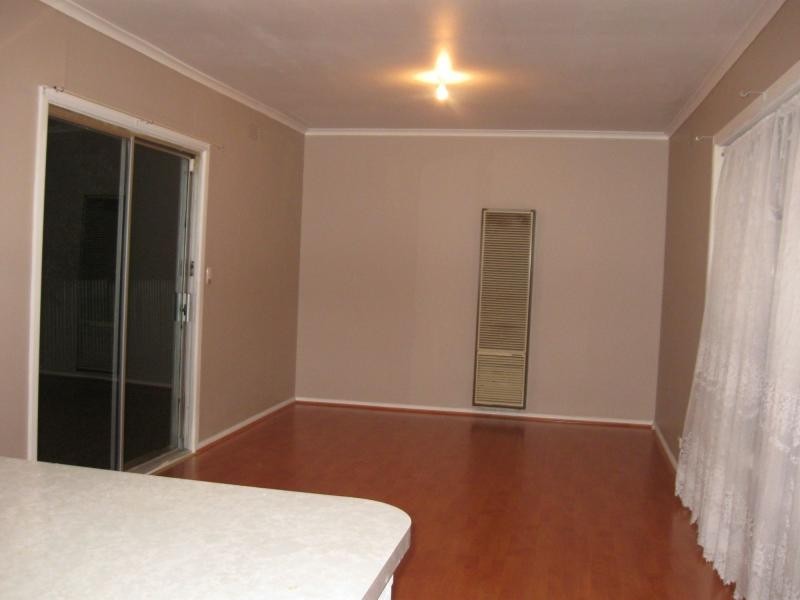 2 Sharon Road, Springvale South VIC 3172