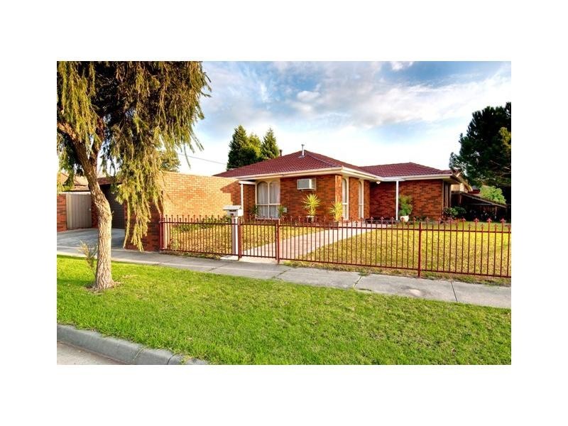 18 Jarvis Crescent, Dandenong North VIC 3175