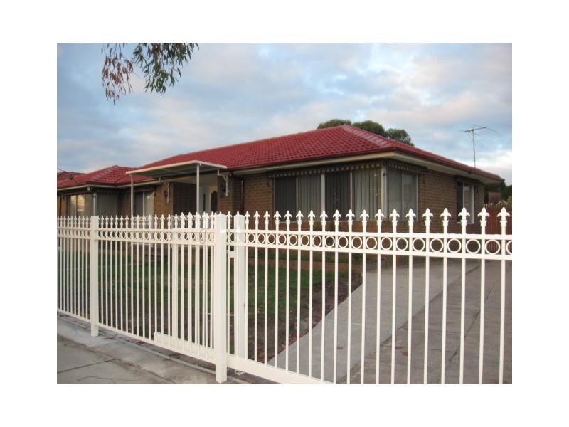 Rear/11 Wingala Avenue, Keysborough VIC 3173