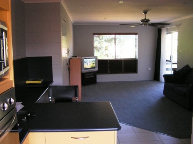 4/8 Piccadilly Street, Hyde Park QLD 4812