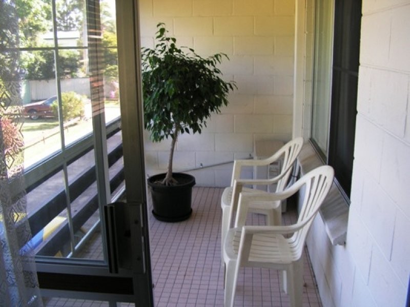 4/8 Piccadilly Street, Hyde Park QLD 4812