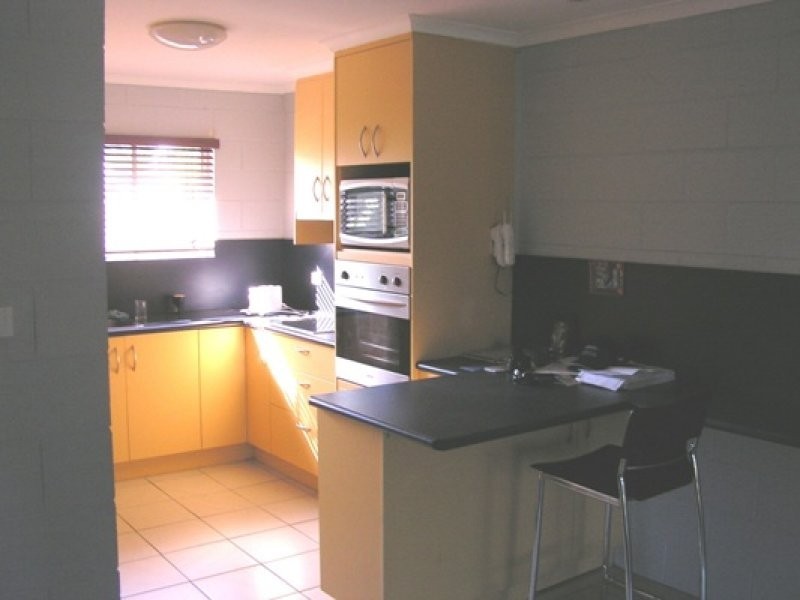 4/8 Piccadilly Street, Hyde Park QLD 4812