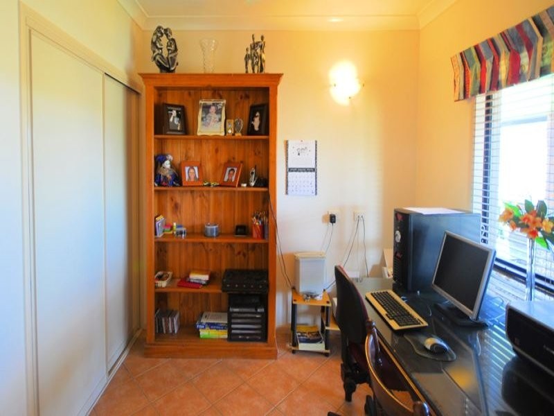 21 Woodfield Road, Rasmussen QLD 4815