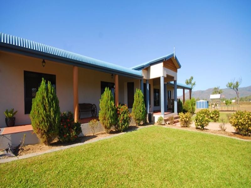 21 Woodfield Road, Rasmussen QLD 4815