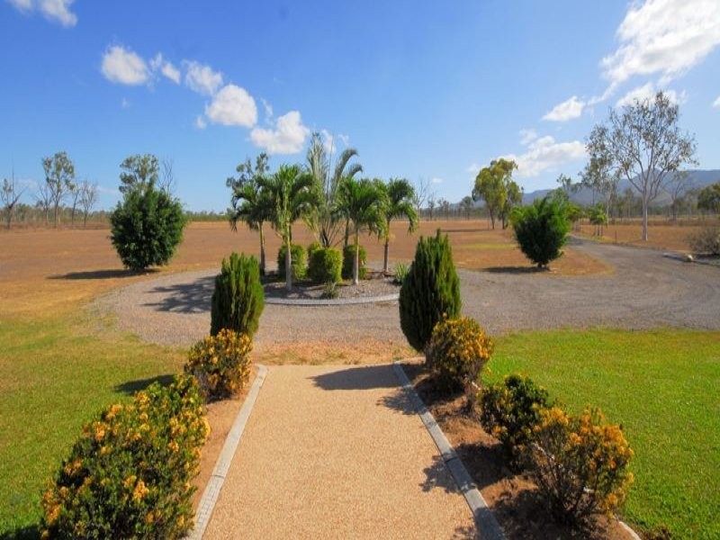 21 Woodfield Road, Rasmussen QLD 4815