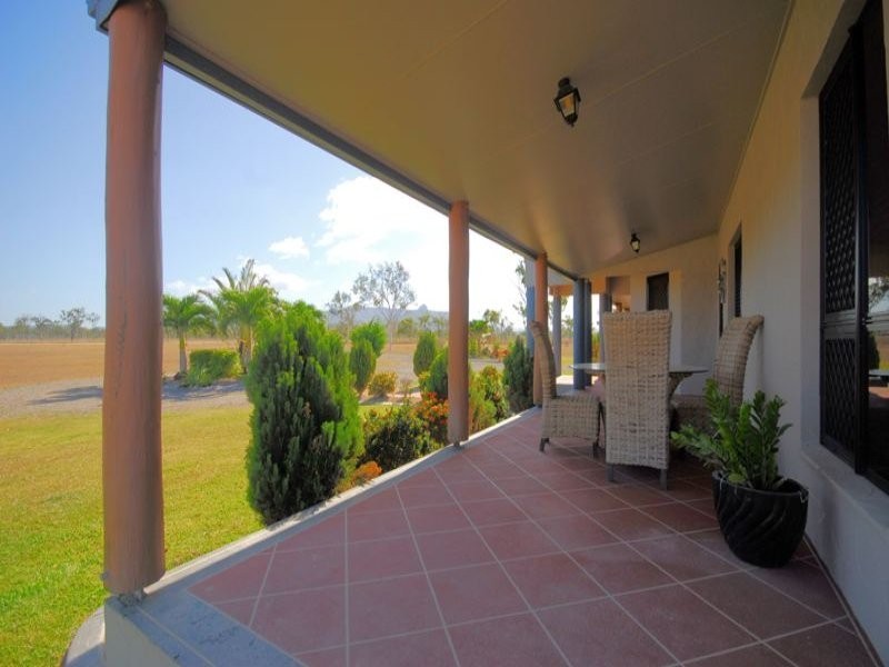 21 Woodfield Road, Rasmussen QLD 4815