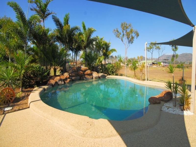 21 Woodfield Road, Rasmussen QLD 4815