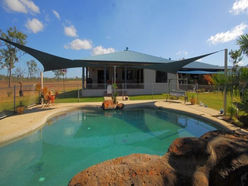 21 Woodfield Road, Rasmussen QLD 4815