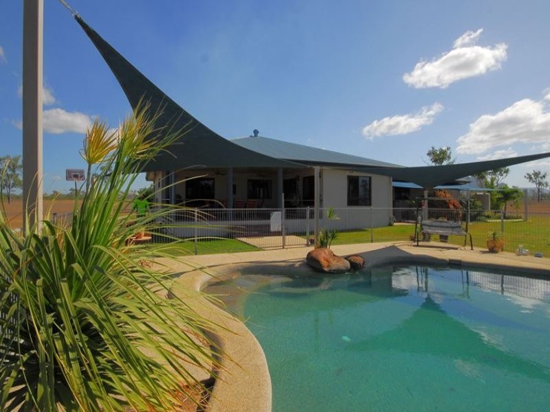 21 Woodfield Road, Rasmussen QLD 4815