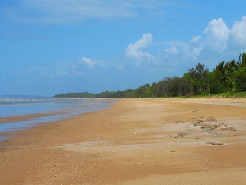 3 The Esplanade, Balgal Beach QLD 4816