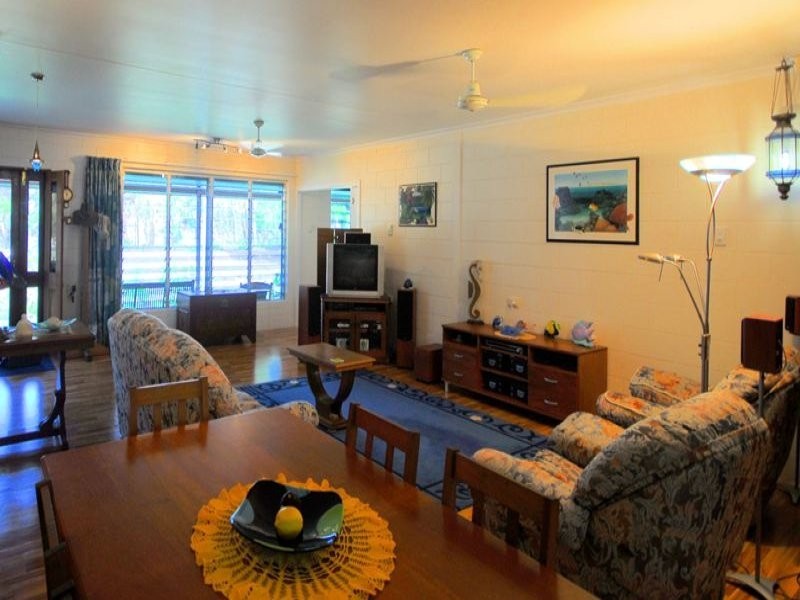 3 The Esplanade, Balgal Beach QLD 4816