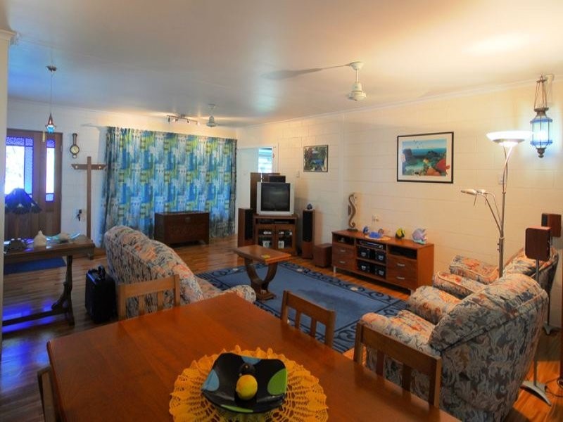 3 The Esplanade, Balgal Beach QLD 4816