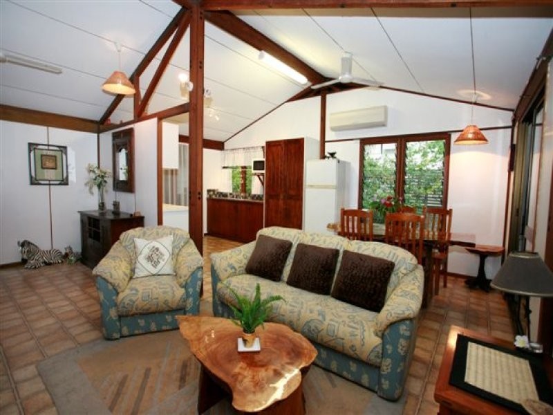 4 The Esplanade, Toolakea QLD 4818