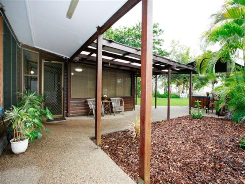 4 The Esplanade, Toolakea QLD 4818