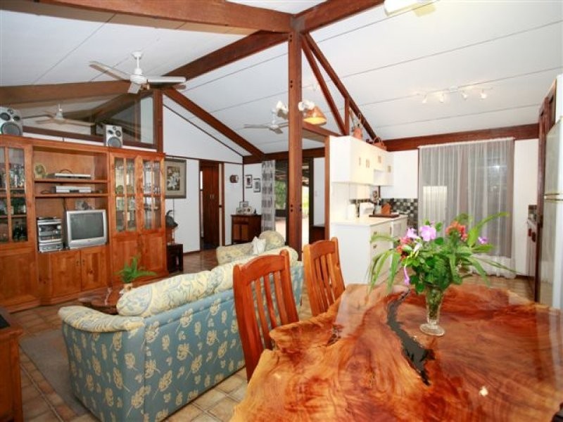 4 The Esplanade, Toolakea QLD 4818