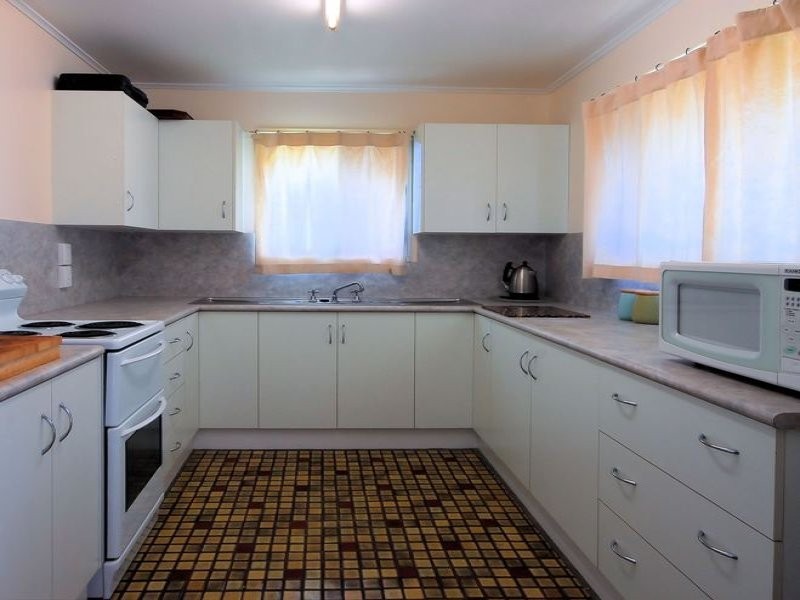 6 Constance Drive, Kelso QLD 4815