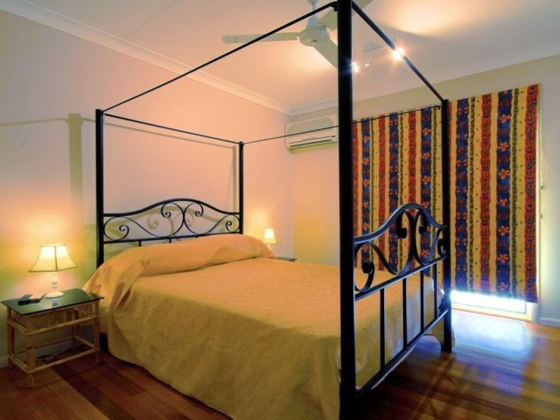 6 Pebble Beach Court, Balgal Beach QLD 4816