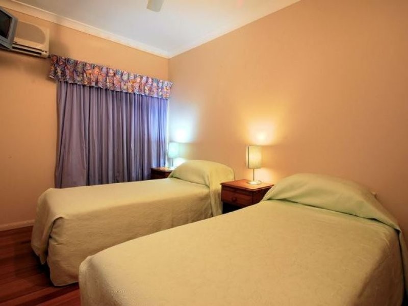 6 Pebble Beach Court, Balgal Beach QLD 4816