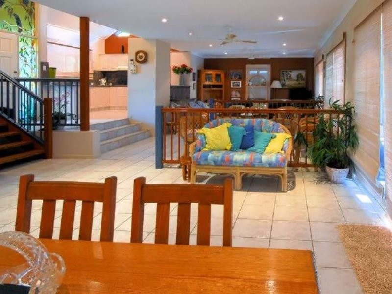 6 Pebble Beach Court, Balgal Beach QLD 4816