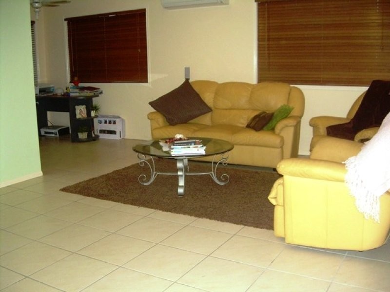 10 joshua, Bushland Beach QLD 4818