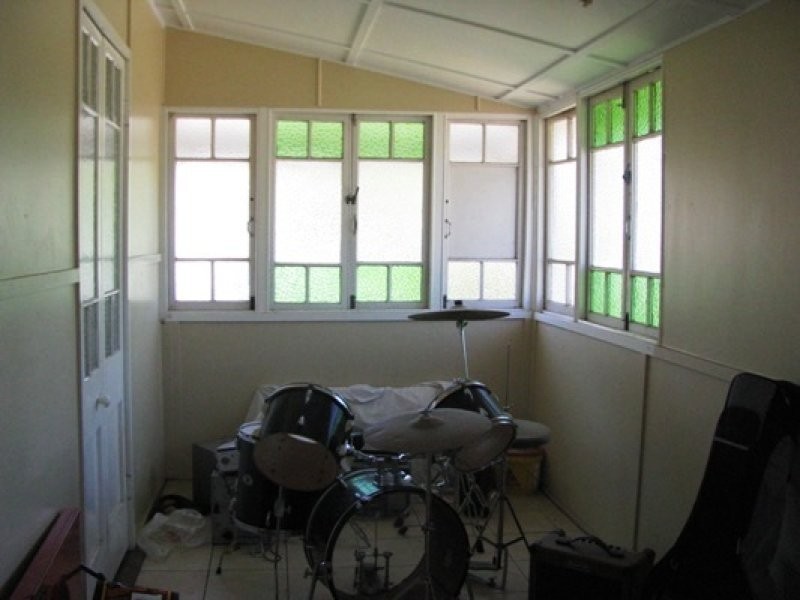 15 baxter Street, West End QLD 4810