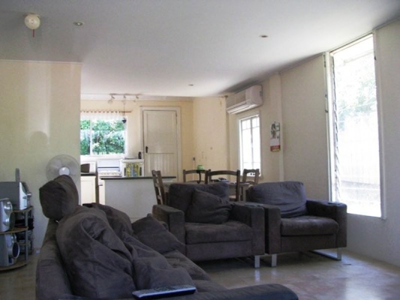 15 baxter Street, West End QLD 4810