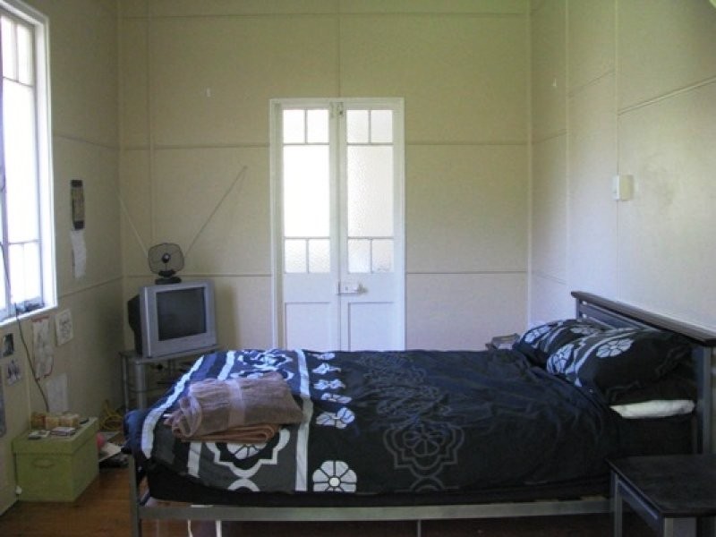 15 baxter Street, West End QLD 4810