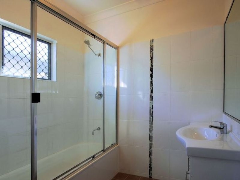 11 Keswick Street, Bushland Beach QLD 4818