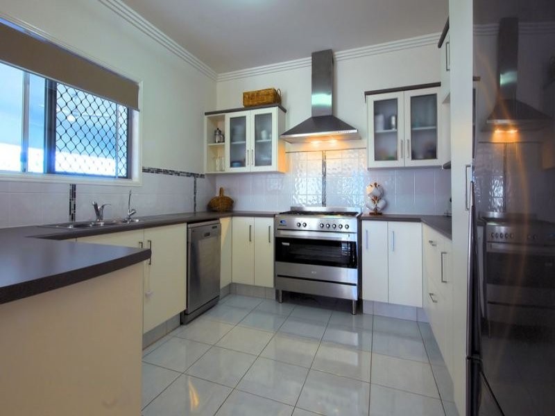 11 Keswick Street, Bushland Beach QLD 4818