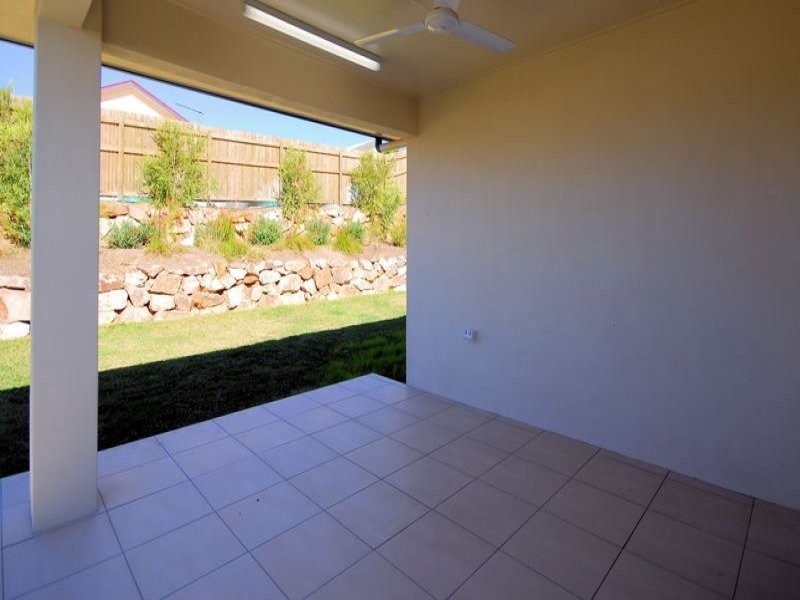 8 Chapple Street, Mount Louisa QLD 4814