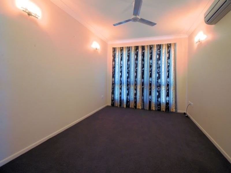 8 Chapple Street, Mount Louisa QLD 4814