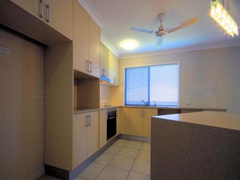 8 Chapple Street, Mount Louisa QLD 4814